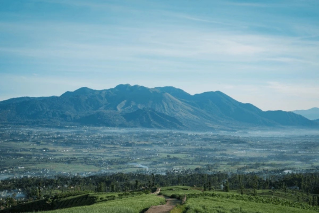 Wisata Alam Garut - Gunung Guntur