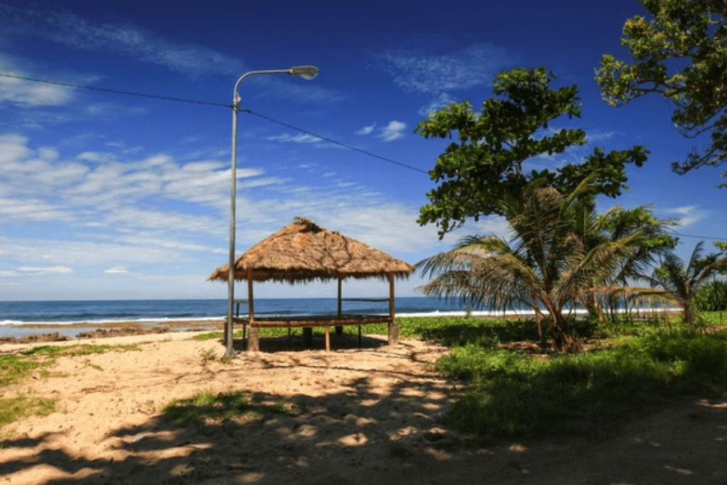 Wisata Alam - Pantai Rancabuaya